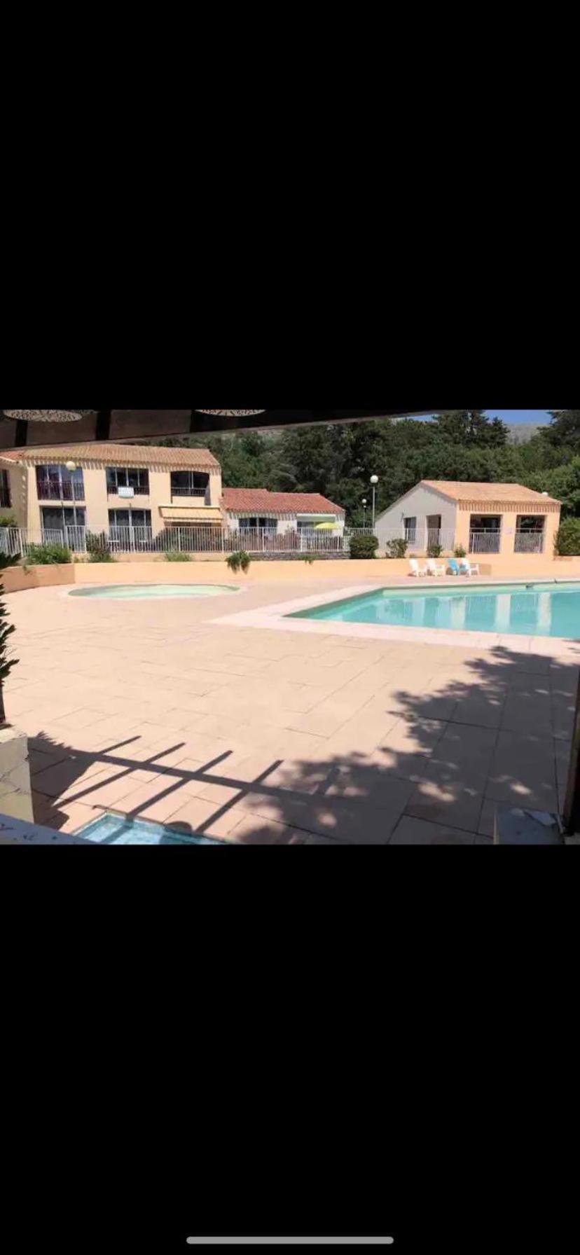 Maisonnette Dans Belle Residence Saint-Vallier-de-Thiey Ngoại thất bức ảnh