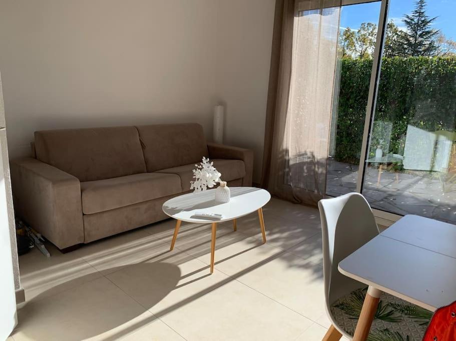 Maisonnette Dans Belle Residence Saint-Vallier-de-Thiey Ngoại thất bức ảnh